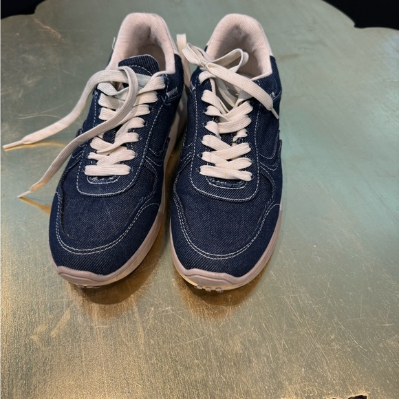 ZARA Dark Denim Sneakers Women Size
Euro 37 (6.5 US) - Picture 5 of 12